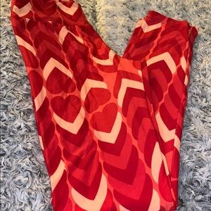 Lularoe Cascading Red & Pink Hearts 💕 Leggings OS
